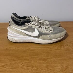 Nike waffle one black and white